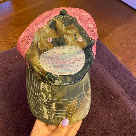 Woman’s tractor supply hat - Picture 1 of 3